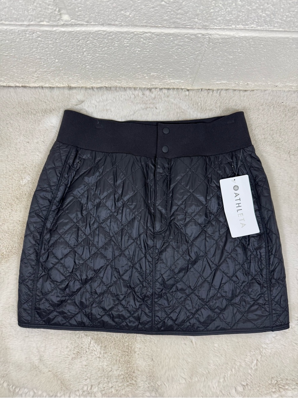 NWT Athleta Black Quilted Lodge Mini Skirt Size 8